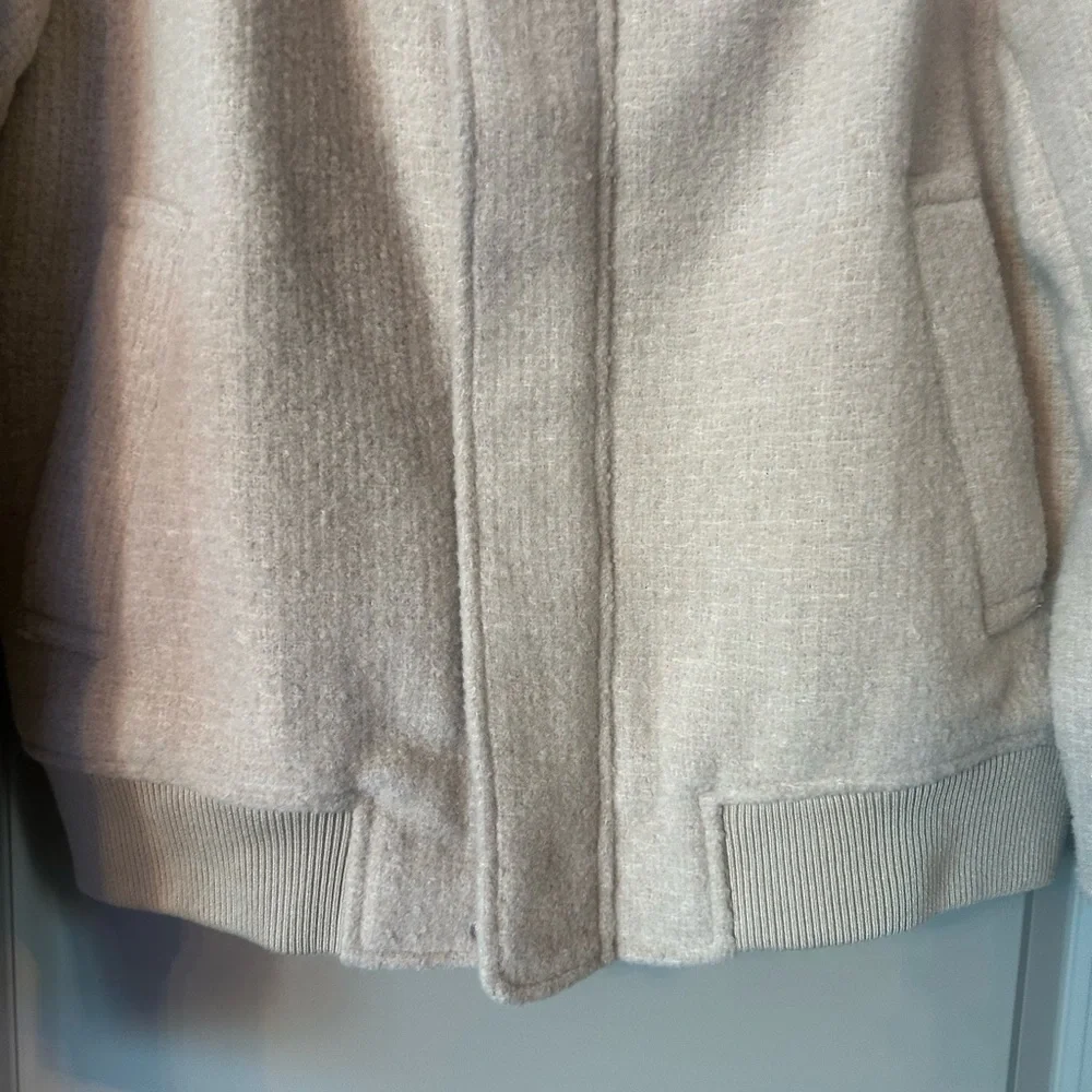 Men’s Cream Bomber Jacket - Picture 4 of 6